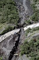 Miyakejima roads cut by mudslides